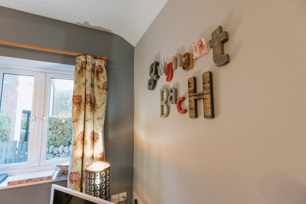 Gwynant Bach - Cosy 2 Bed Bungalow Cottage In Snowdonia National Park, Conwy, North Wales 外观 照片