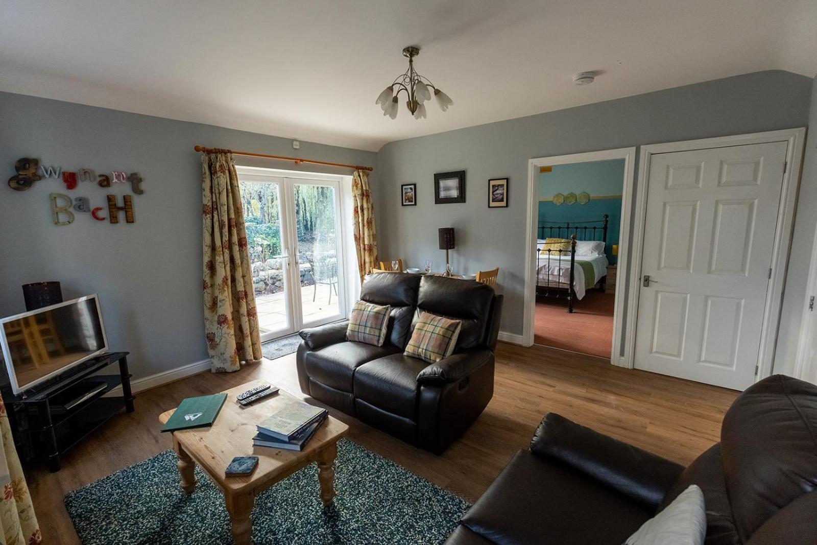 Gwynant Bach - Cosy 2 Bed Bungalow Cottage In Snowdonia National Park, Conwy, North Wales 外观 照片